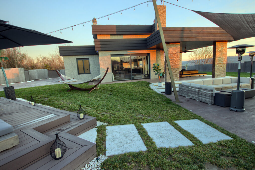 Terasa sa ležaljkama za opuštanje - House California