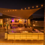 Noćna žurka ambijent u bar zoni - House California